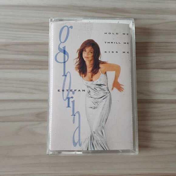 Gloria Estefan Hold Me Thrill Me Kiss Me Cassette Tape 1994 Epic Records Music - Picture 1 of 4
